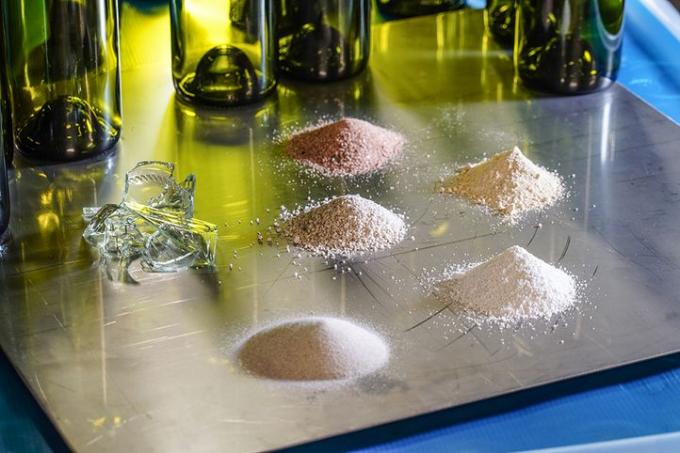 Glass Bottle For Liquor 750ml Capacity Acid Etch Surface Glass Material 9