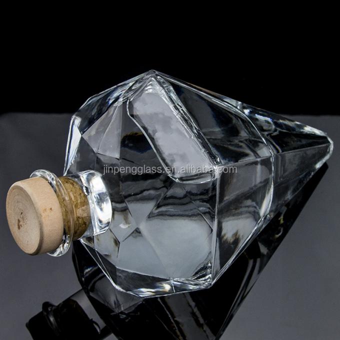 Glass Whiskey Bottle 700ml with Unique Diamond Shape and Customized Logo 4
