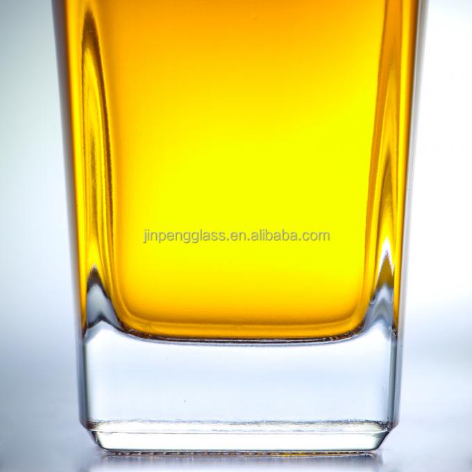 700 ml Square Gin Bottle with Cork Finish and Thick Bottom Made of Extra Flint Glass 4