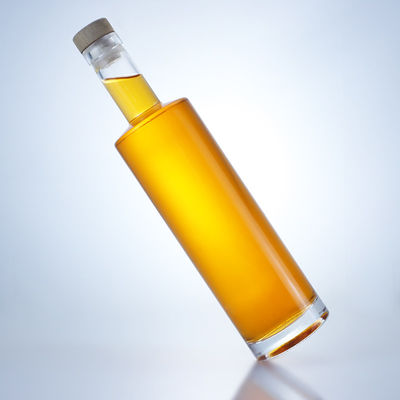 Customized Glass Spirit Bottle with Heavy Base and Cork Stopper