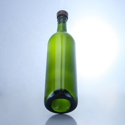 700ml Antique Green Glass Bottle for Spirits Rum Gin Oil and Beer Base Material Glass