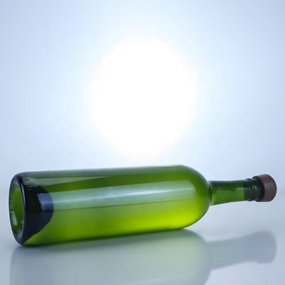 700ml Antique Green Glass Bottle for Spirits Rum Gin Oil and Beer Base Material Glass