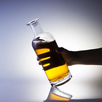 Smooth Transparent Glass Empty Bottle 1 Liter Vodka Bottles Customizable and Durable