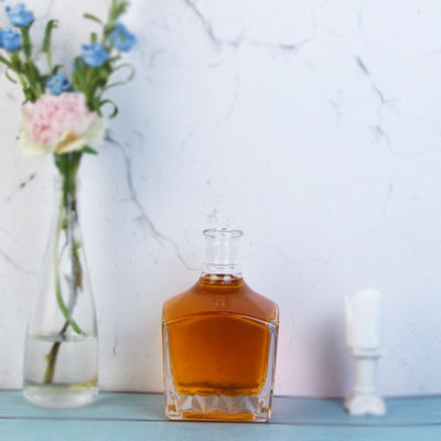 Whiskey Glass Bottle Square Pop 750ml for Traditional Whisky Selection