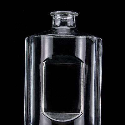 Customized Shape 750ml Vodka Glass Bottle with Cork Cap and Clear Finish in Round
