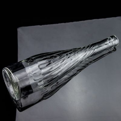 Glass Body Material 500ml 700ml Whiskey Wine Bottle with Unique Bottom Raised Design