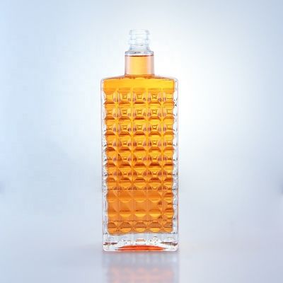 750ml Flint Glass Clear Square Round Gin Bottle with Screw Top Finish and Free Design