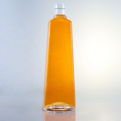 750ml Flint Glass Clear Square Round Gin Bottle with Screw Top Finish and Free Design
