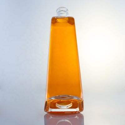 750ml Flint Glass Clear Square Round Gin Bottle with Screw Top Finish and Free Design