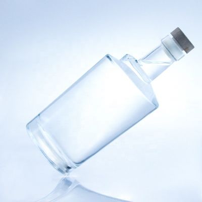Collar Material Glass 750ml Twist Shape Glass Bottles for Clear or Customized
