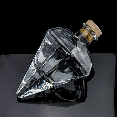 Glass Whiskey Bottle 700ml with Unique Diamond Shape and Customized Logo