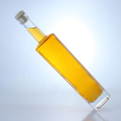 700ml High Flint Round Shape Liquor Glass Bottle with Custom Logo and Cork Top Finish
