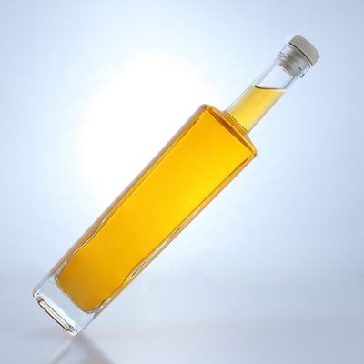 700ml High Flint Round Shape Liquor Glass Bottle with Custom Logo and Cork Top Finish