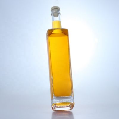 700ml High Flint Round Shape Liquor Glass Bottle with Custom Logo and Cork Top Finish