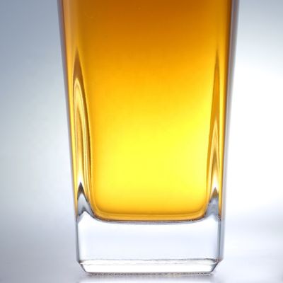 700 ml Square Gin Bottle with Cork Finish and Thick Bottom Made of Extra Flint Glass