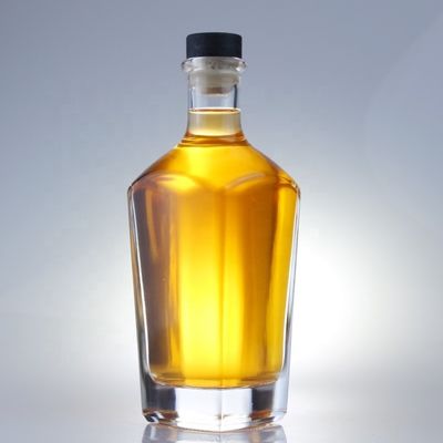 700 ml Square Gin Bottle with Cork Finish and Thick Bottom Made of Extra Flint Glass