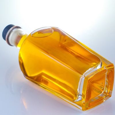 700 ml Square Gin Bottle with Cork Finish and Thick Bottom Made of Extra Flint Glass