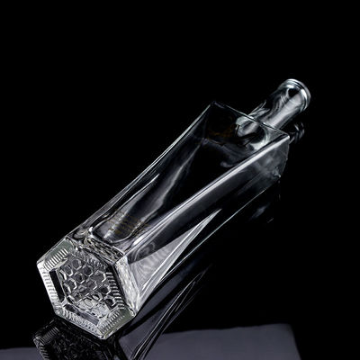 Exquisite Design Vodka Liquor Bottle Clear or Customized 750ml Glass Bottle with Cork