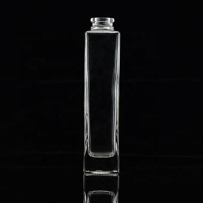 750ml Heavy-based Clear Glass Alcohol Bottle with Golden Metal Cap in Bulk