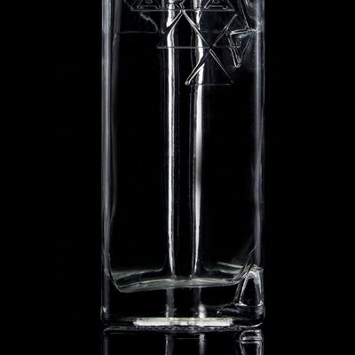 750ml Round Fancy Super Flint Triangular Pyramid Glass Bottle with Cork Logo Printing