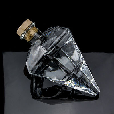 Popular Design Super Flint 700ml Vodka Glass Bottle with Cork and Transparent Glass