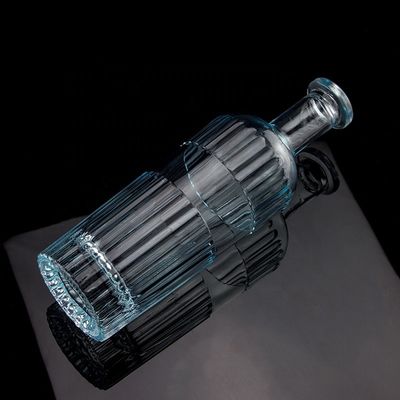 Pretty Light Blue 750ml 75cl Vertical Stripes Vodka Bottle With Lid Made of Clear Glass