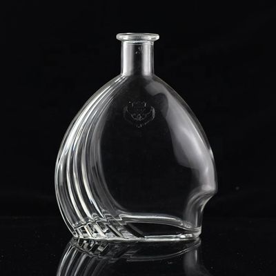 Industrial 700ml Glass Bottle for Beverage Industry in Thumb Shape