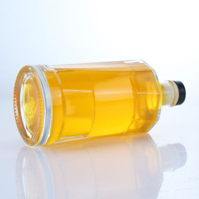 Clear Glass Bottle with Cork for Whisky Vodka Tequila Gin Rum Made in Clear or Customized