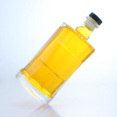 Clear Glass Bottle with Cork for Whisky Vodka Tequila Gin Rum Made in Clear or Customized