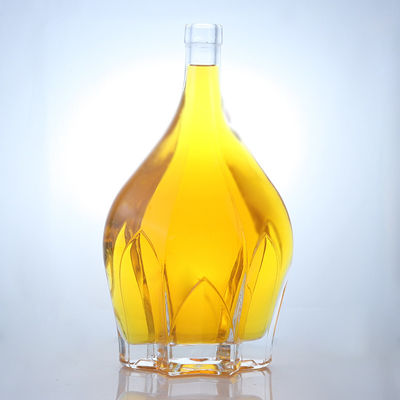 Flint Glass Embossed Design Screw Cap Spirit Bottle for Whisky Vodka Tequila Gin Rum