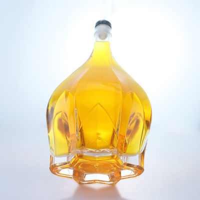Flint Glass Embossed Design Screw Cap Spirit Bottle for Whisky Vodka Tequila Gin Rum