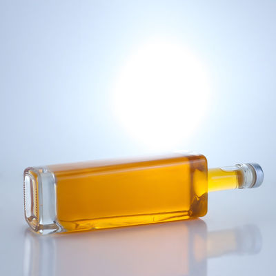 750ml Custom Shape Glass Spirits Bottle for Brandy Vodka Whisky Cork Top in Square Shape