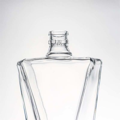 Decal Surface Handling 700ml Glass Bottle for Whisky Gin Rum in Custom Shape
