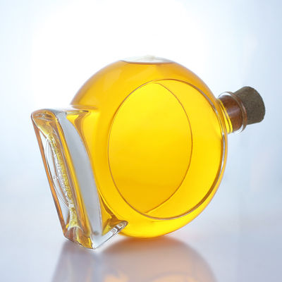Super Flint Material Flat Shape Rum Vodka Whisky Tequila Gin Glass Bottle with Cork