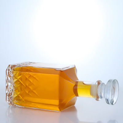 Customized Polygon Glass Bottle for Vodka Whisky Gin Rum Spirit