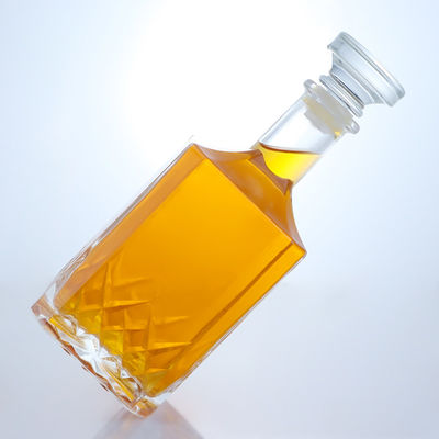 Customized Polygon Glass Bottle for Vodka Whisky Gin Rum Spirit