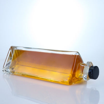 Custom Cap Super Flint Glass 750ml Triangle Liquor Bottle for Vodka Whisky Gin Rum