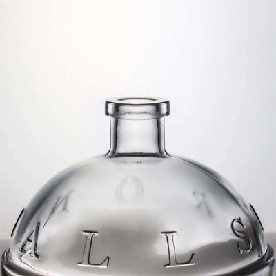 Flint Glass Sealing Type Cork 700ml Customized Shape Glass Liquor Bottle for Gin Rum Champagne