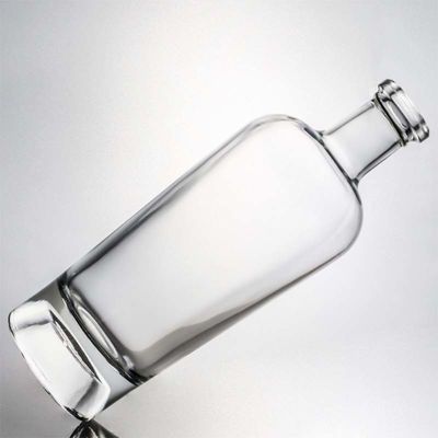 Customized Logo 700ml 1000ml Clear Flint Gin Rum Champagne Liquor Glass Bottle with Cork