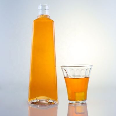 Customized Logo Clear Glass 750ml Whisky Bottle with Cork and Square Shape