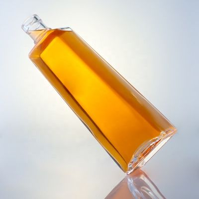 Customized Logo Clear Glass 750ml Whisky Bottle with Cork and Square Shape