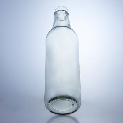 Clear Whisky Vodka Glass Bottle Unique 650ml Special-Shaped with Screw Top Finish