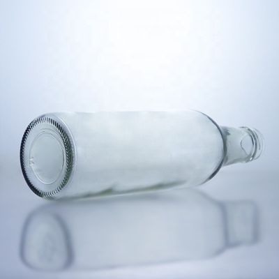 Clear Whisky Vodka Glass Bottle Unique 650ml Special-Shaped with Screw Top Finish