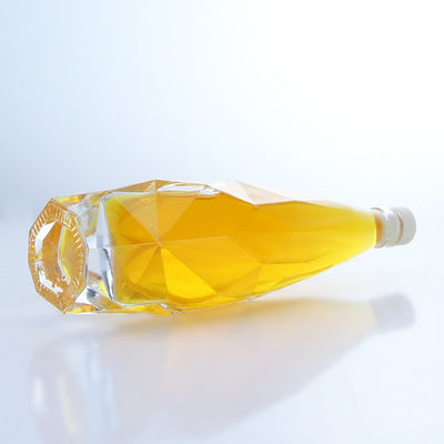 Clear or Customized Unique 750ml Whisky Vodka Spirit Glass Bottle for Liquor