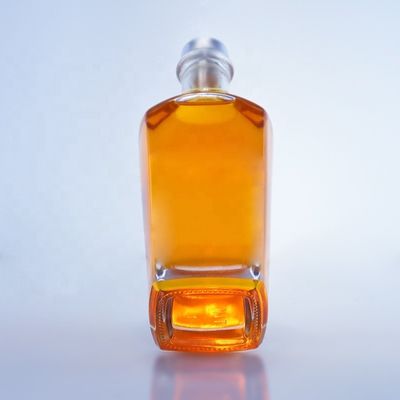 750ml Clear Varnish Liquor Glass Bottle For Unique Liquid Whisky Vodka Rum Tequila