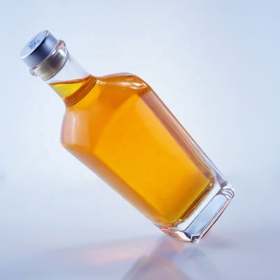 750ml Clear Varnish Liquor Glass Bottle For Unique Liquid Whisky Vodka Rum Tequila