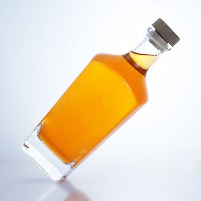 Hot Stamping Surface Handling Clear or Customized Color 750ml Rum Vodka Liquor Glass Bottle