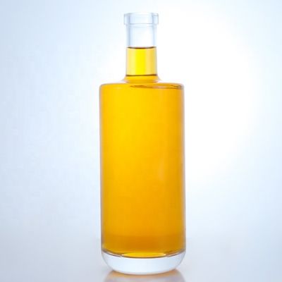 Transparent Glass Spirit Bottle with Cork for Whisky Vodka Tequila Gin Rum 500ml/700ml