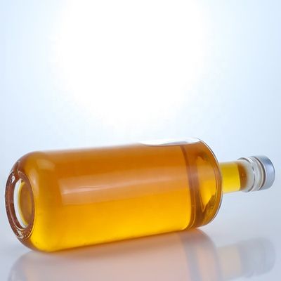 Transparent Glass Spirit Bottle with Cork for Whisky Vodka Tequila Gin Rum 500ml/700ml
