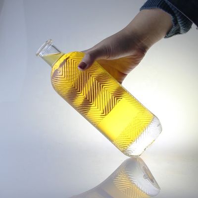 500ml 700ml 750ml Transparent Flint Glass Bottle with Glass Collar and Base Material